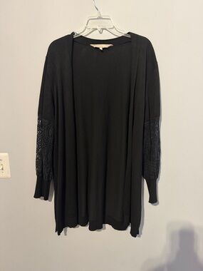 Black Open-Front Women's Cardigan with Lace Sleeves